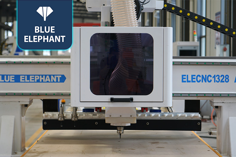 EK2直排換刀加工中心+上下料貼標(biāo)